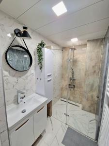 Łazienka w obiekcie Apartamenty Promyk Wisełka