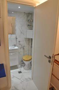 Et badeværelse på Taratsaki + 21 billeder