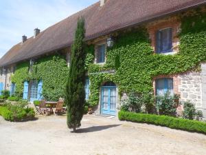 Imagen de la galería de Homestay Château De Saint-Maixant, en Saint-Maixant