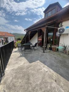 Balkón nebo terasa v ubytování Guesthouse Dariali