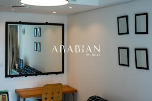 Billede fra billedgalleriet på Beautiful Newly Renovated Studio - JLT Dubai i Dubai