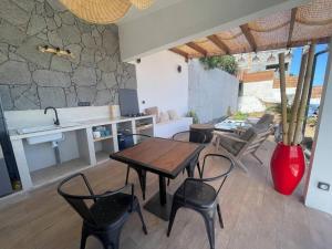 Area tempat duduk di Cocooon Lagon