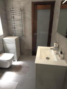 Vannituba majutusasutuses The Msida View apartment