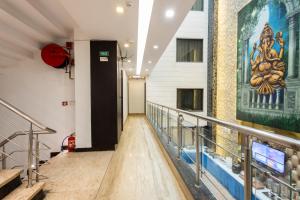 TV a/nebo společenská místnost v ubytování Hotel Gold Souk - Karol Bagh