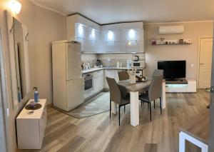 Gallery image of Sunray Guest House, Private Rooms & Apartment with Lovely Sea View in Varna City