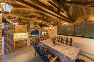 Η κουζίνα ή μικρή κουζίνα στο Villa Lavanda