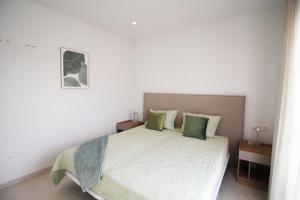 Postel nebo postele na pokoji v ubytování Three Bedroom Villa With Private Pool & Solarium + 7 fotografií