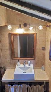 Ein Badezimmer in der Unterkunft La Casa de la Vieja