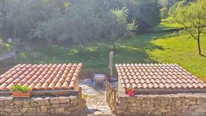 Ein Garten an der Unterkunft La Casa de la Vieja