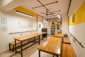 Fotografie z fotogalerie ubytování Locomo Express - Stay Work Eat v Bombaji