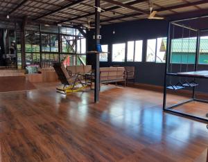 Fitness centrum a/nebo fitness zařízení v ubytování Coorg Tree House