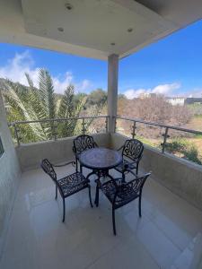 شرفة أو تراس في Al Muhaidb Residence for Chalets and Holidays Homes المهيدب ريزدنس لبيوت العطلات