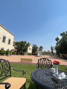 حديقة خارج Al Muhaidb Residence for Chalets and Holidays Homes المهيدب ريزدنس لبيوت العطلات