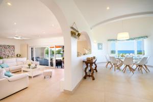Χώρος καθιστικού στο VILLA PONTI A5 Vacaciones en Primera Línea de mar en Menorca