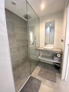 Koupelna v ubytování Torrevieja - Punta Prima Penthouse OASIS BEACH VII