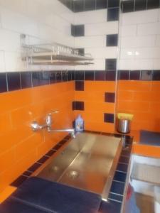 A kitchen or kitchenette at Un Nido Sul Mare