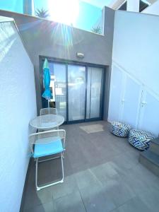 Posedenie v ubytovaní Torrevieja - Punta Prima Penthouse OASIS BEACH VII