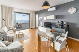 Posezení v ubytování Villa Vila Da Portada by Villa Plus