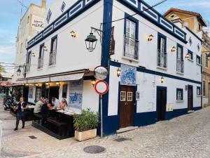 Tòa nhà nơi nhà nghỉ dưỡng tọa lạc