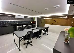 A cozinha ou cozinha compacta de LM Unity Cabo branco