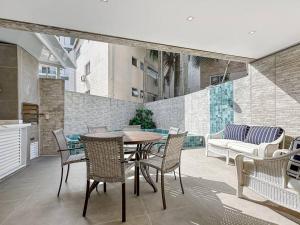 Χώρος καθιστικού στο Private Pool BBQ Grill Condo 4 ensuites