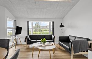 Χώρος καθιστικού στο Holiday Home Buskvej Bjert Denmark