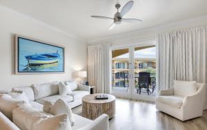Posezení v ubytování Sunsets at Adagio F302 by Oversee 30A + 28 fotografií