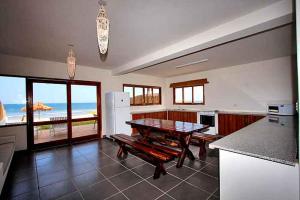 Kuchyň nebo kuchyňský kout v ubytování Mar Azul