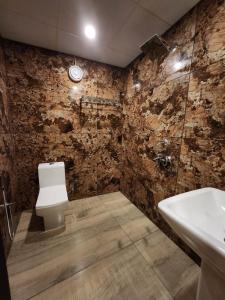 Ένα μπάνιο στο Royal View Residency