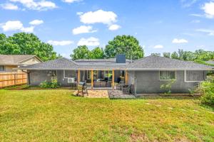 Taman di luar Spacious 4-Bedroom Austin Home with Patio, BBQ, & Great Location Near Mueller and North Loop