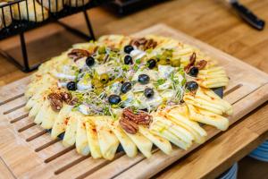 Makanan di atau di tempat lain dekat hotel