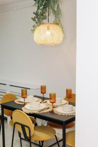 Χώρος καθιστικού στο M Apartments +13 φωτογραφίες