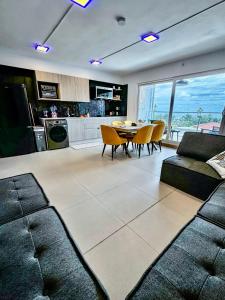 Posezení v ubytování Luxury Condo at Viva Jaco Residence