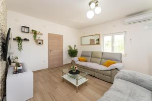 Posedenie v ubytovaní Villa La Pieda