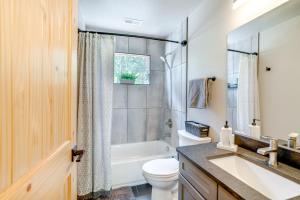 Ένα μπάνιο στο 24-0082 Fairplay Cabin Hike, Fish, Ski! +22 φωτογραφίες