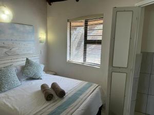 Giường trong phòng chung tại Banana Beach Club C16