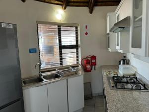 Nhà bếp/bếp nhỏ tại Banana Beach Club C16