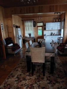 Χώρος καθιστικού στο Natanebi's Music House