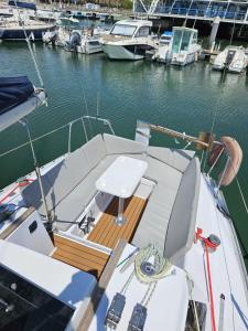 Afbeelding uit fotogalerij van Dormir num veleiro em Lisboa in Lissabon