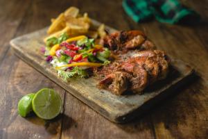 Gallery image of Gecko Restaurant & Rooms in Arugam Bay