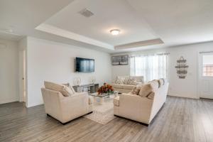 TV a/nebo společenská místnost v ubytování Eagle View Stay, LLC