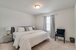 Postel nebo postele na pokoji v ubytování Eagle View Stay, LLC