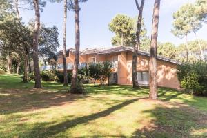 Ogród w obiekcie Les Maisons du Domaine du Golf de Pinsolle - maeva Home - Maison 3 pièces 6 personnes - Sélection MAE-9964