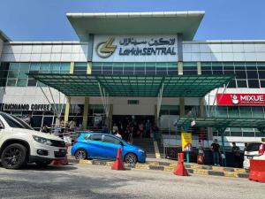 Gambar di galeri bagi Larkin bus terminal Doraemon Home by YHA di Johor Bahru