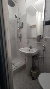 Ein Badezimmer in der Unterkunft Guest House alla Scala