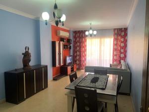 TV a/nebo společenská místnost v ubytování Two bedrooms apartment in Resort + 7 fotografií