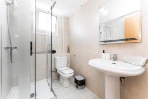 Koupelna v ubytování Pool&Beach Apartment Calafell by VM Group
