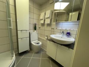 Baðherbergi á MooRooM