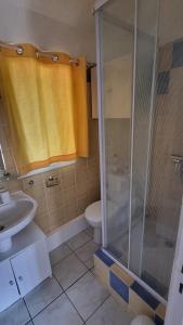 Koupelna v ubytování Chambre face aux vignes