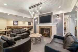 Posezení v ubytování Best Western Plus Plattsburgh
